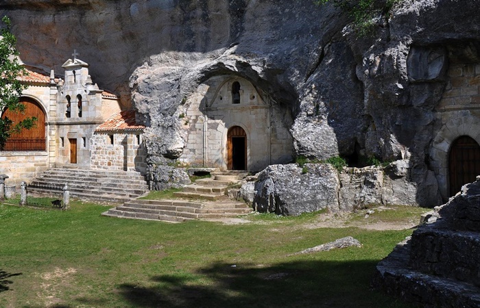 Monumento Natural Ojo Guareña, Burgos ecoturismo en burgos