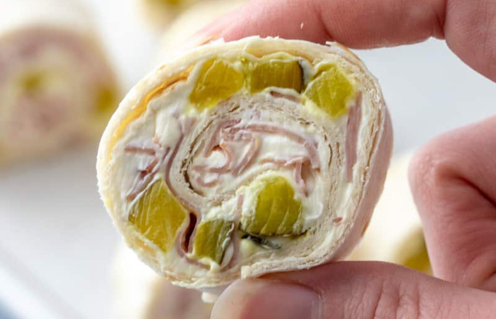 rollitos caseros con encurtidos