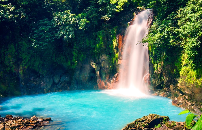 Cascada del Río Celeste, Costa Rica rutas de senderismo en costa rica