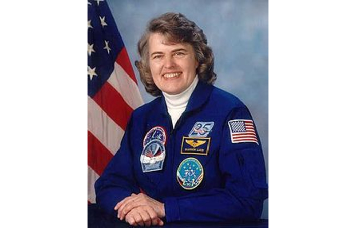 astronautas shannon lucid mujeres astronautas