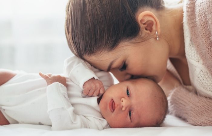 Ayudas por maternidad hijos Estas son las ayudas por maternidad que ofrece España en 2023