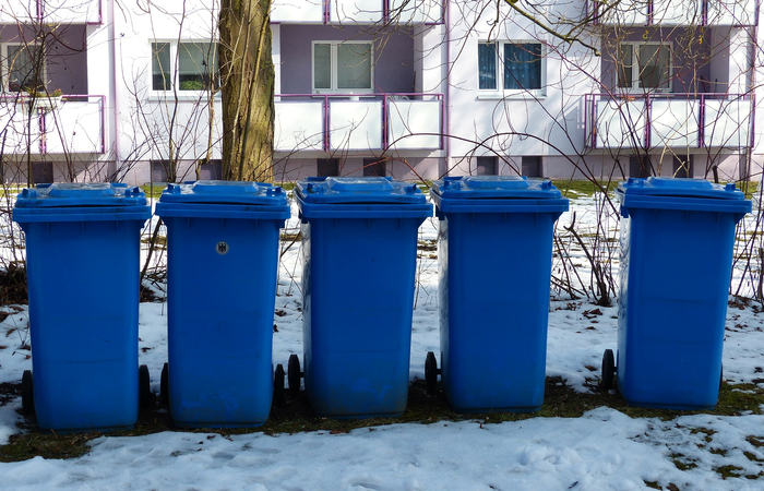 filomena: los contenedores de basura, sin nieve filomena: los contenedores de basura
