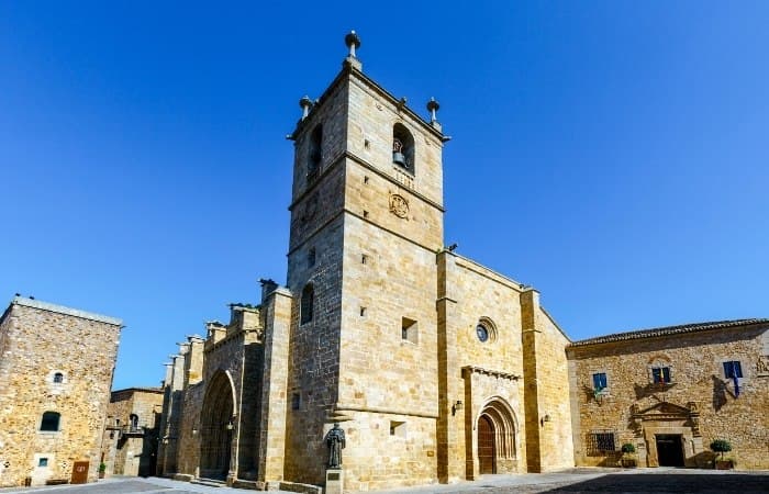 Concatedral de Santa María fin de semana en cáceres