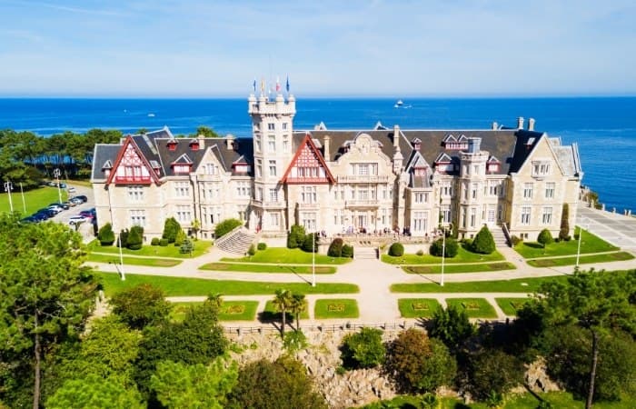 El Palacio de la Magdalena es uno de los monumentos más visitados en Santander ciudades españolas más antiguas de cada provincia: Santander