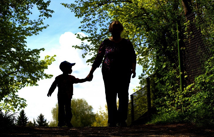 Dejar a los niños que se expresen antes de decidir no celebrar el Día del Padre o de la Madre Escuchar a los niños antes de decidir no celebrar el Día del Padre y de la Madre