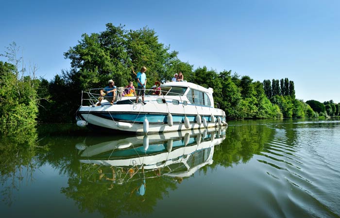 Travesía en barco por el río Mayenne