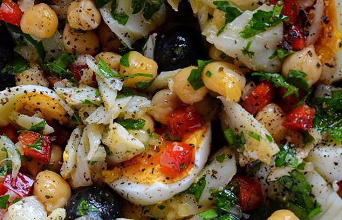 ensalada de bacalao con garbanzos ensalada de bacalao con garbanzos