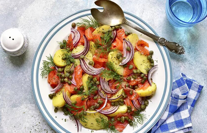 ensalada noruega con salmón ensalada noruega con salmón