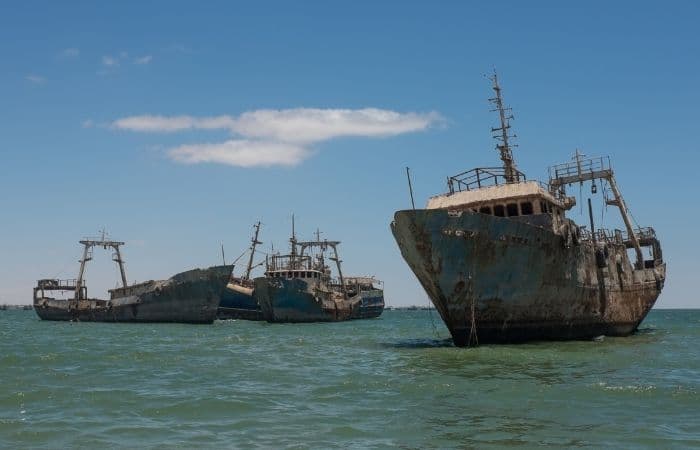 El cementerio de barcos de Muritania, una de las curiosidades del Sáhara curiosidades del Sáhara: cementerio de barcos, Muritania