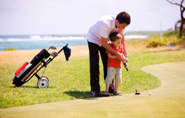 Jugar al golf en España: los destinos más recomendados