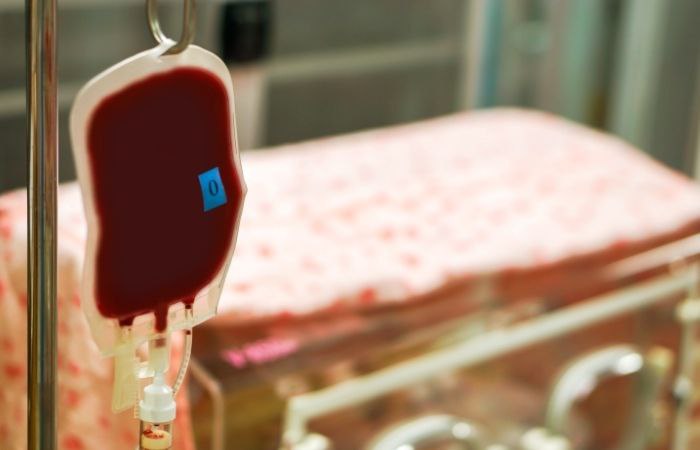 Transfusiones de sangre en bebés prematuros con anemia Anemia en bebés prematuros: asistencia a recién nacidos