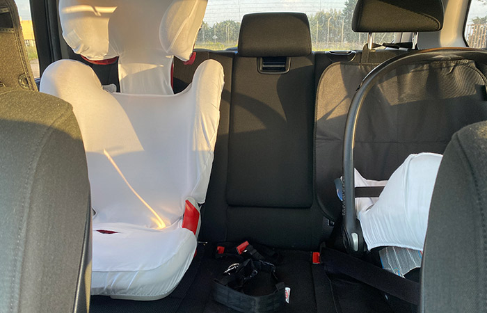 Accesorios para la parte trasera del coche Fundas para las sillas para niños. Accesorios para el coche