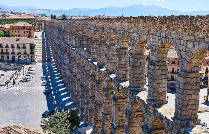 Acueducto de Segovia Vista lateral del acueducto de Segovia