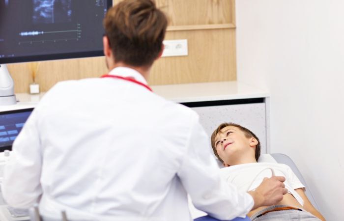 Pruebas y tratamientos en niños con taquicardias Latidos cardíacos rápidos preadolescencia
