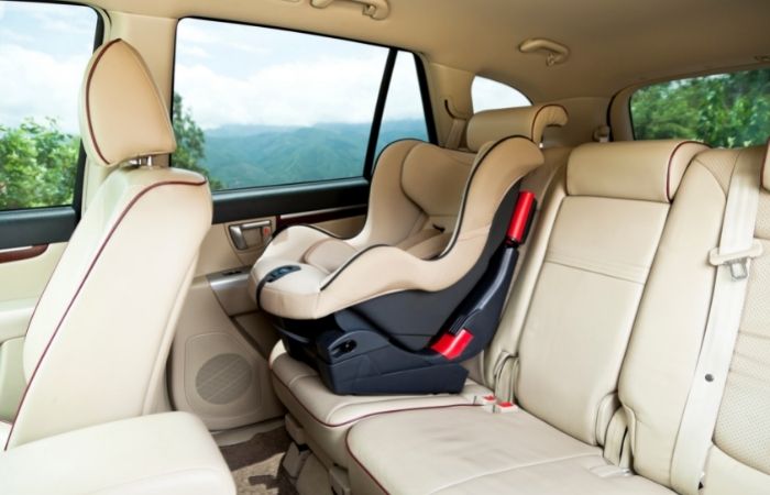 coche con silla de bebe