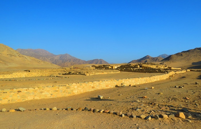 Ruinas de Caral, antigua civilización de Perú Ruinas de Caral, antigua civilización de Perú