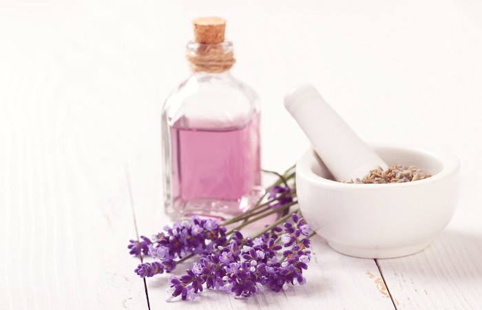 Relajarse con el aroma de la lavanda Lavanda para relajarse