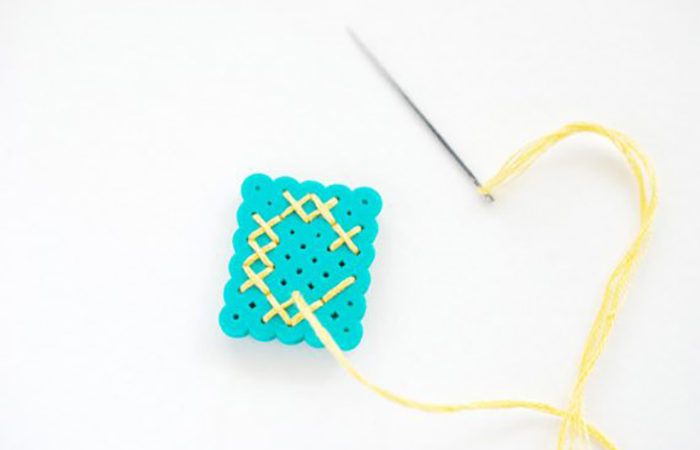 Pon tu nombre y decora tu mochila con hama beads Personaliza con tu nombre