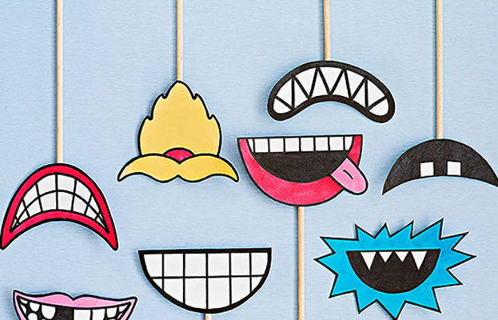 Cambia de sonrisa haciendo máscaras recortables Sonrisas de papel con palito para sujetar
