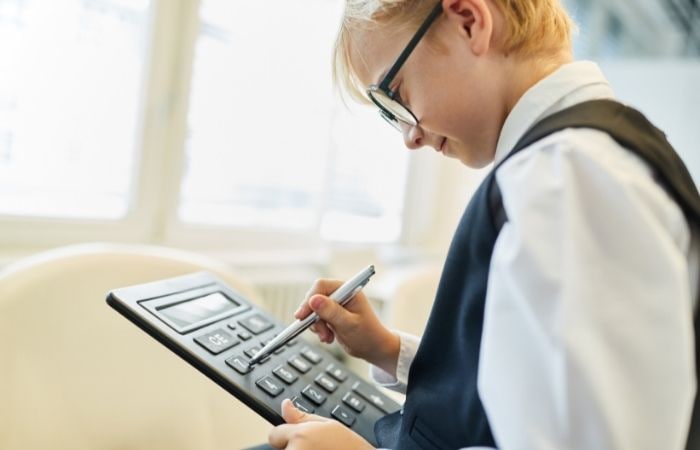 Enseñarles a los niños qué son los impuestos, una ayuda para que se organicen bien con sus finanzas Enseñarles a los niños qué son los impuestos: calcular bien