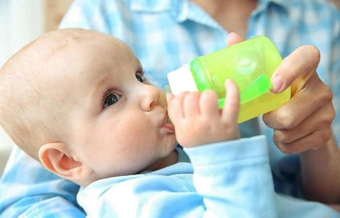 Hipo en los niños: cuidado con el aire que traga con el biberón Hipo en los niños no tragar aire con el biberón