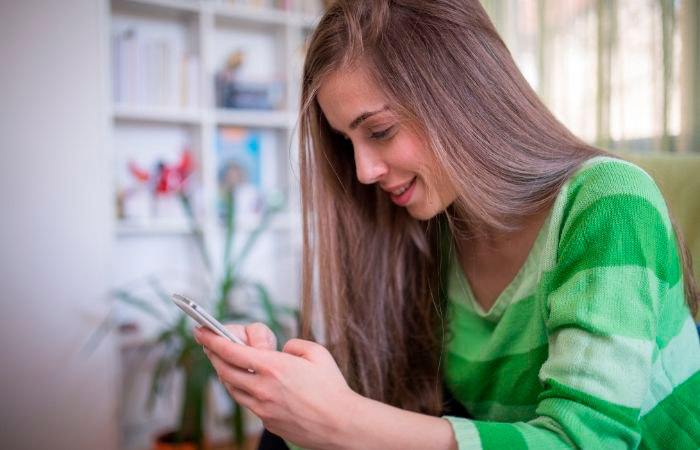 Desinterés por la ortografía cómo escriben los menores en las redes sociales: uso del móvil