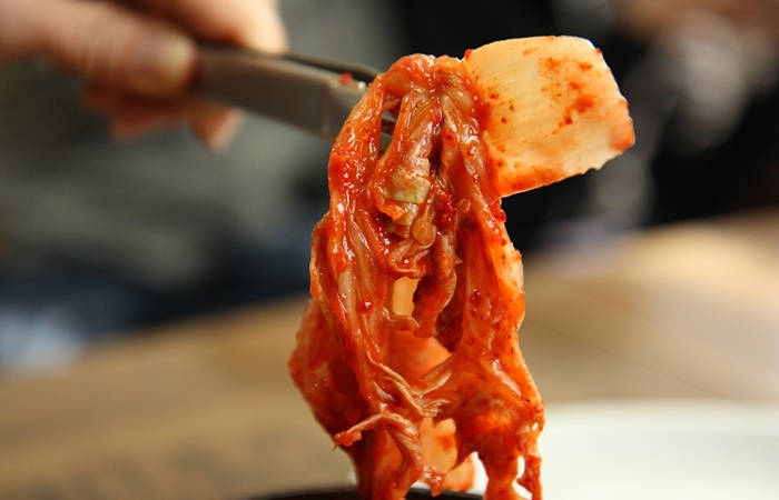 Kimchi, plato tradicional coreano a base de col china fermentada Plato tradicional coreano, kimchi