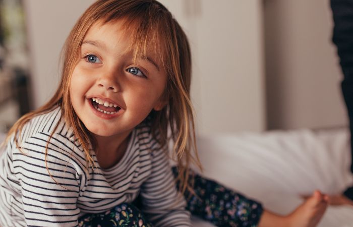 niña pequeña sonriente Su nombre le dará personalidad propia y la acompañará siempre