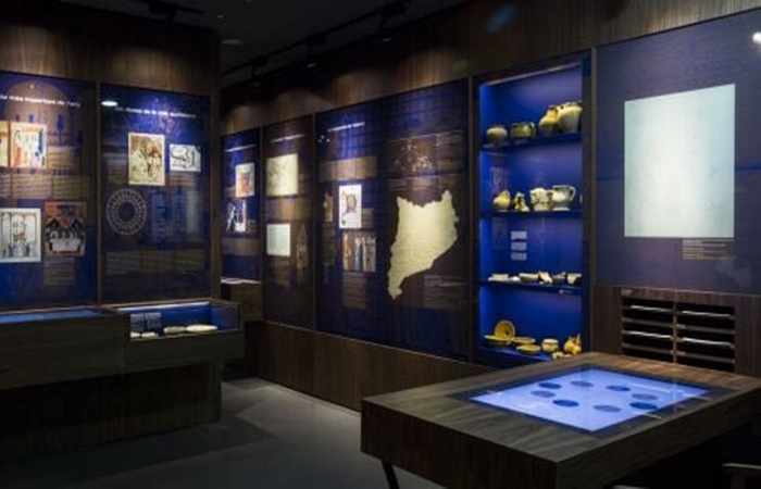Sala de exposiciones del MUHBA Salidas escolares por Barcelona: MUHBA