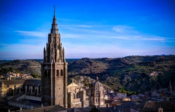 fotografía aérea de la catedral de toledo catedral de toledo monumento más buscado por españoles