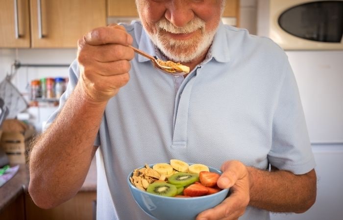 Frutas y verduras, una dieta saludable, básica también para una buena vejez Frutas y verduras adultos mayores
