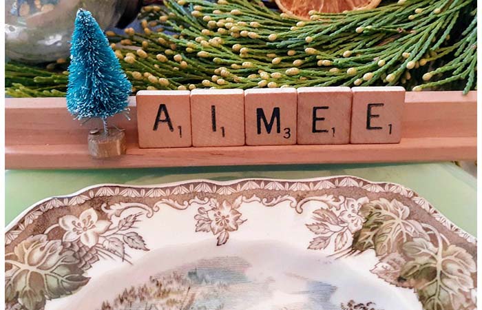 Ideas decorativas para marcar cada sitio de los invitados con Scrabble Ideas para hacer con Scrabble
