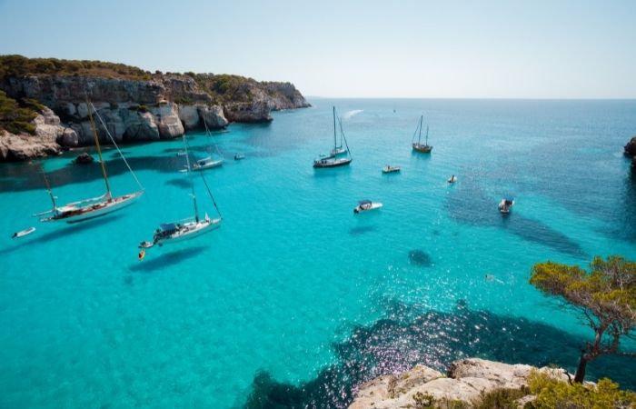 Cala Macarella, Menorca, isla en la lista de Green Destinations Destinos sostenibles: Menorca
