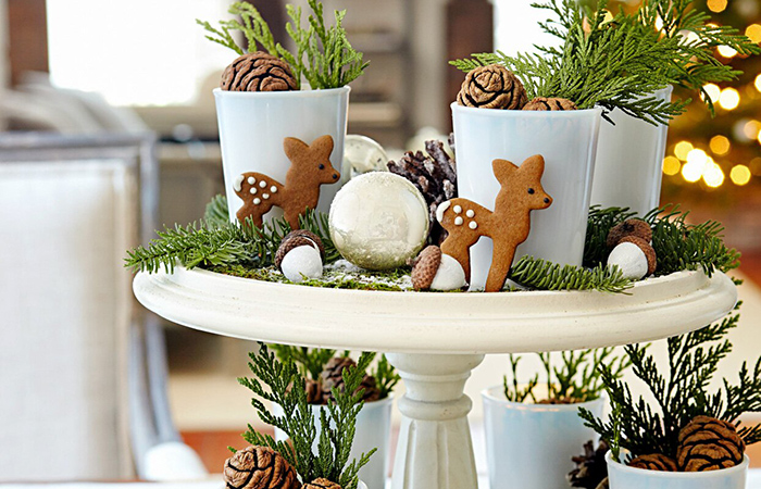 centros de mesa navideños: con galletas, ramas y piñas centros de mesa navideños: idea con galletas de jengibre