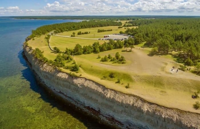 En Isla Saarema han desarrollado sus propias pajitas reutilizables, por ello son un destino sostenible Isla Saarema, destino sostenible en Estonia