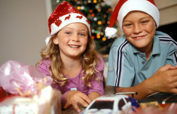 Cómo y dónde donar juguetes en Navidad Doñar juguetes enseña solidaridad