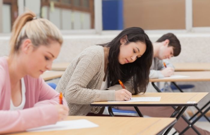 Exámenes: los estudiantes podrán tener un suspenso y conseguir el título de Bachillerato Real Decreto de la Ley Celaá sobre evaluación promoción y titulación