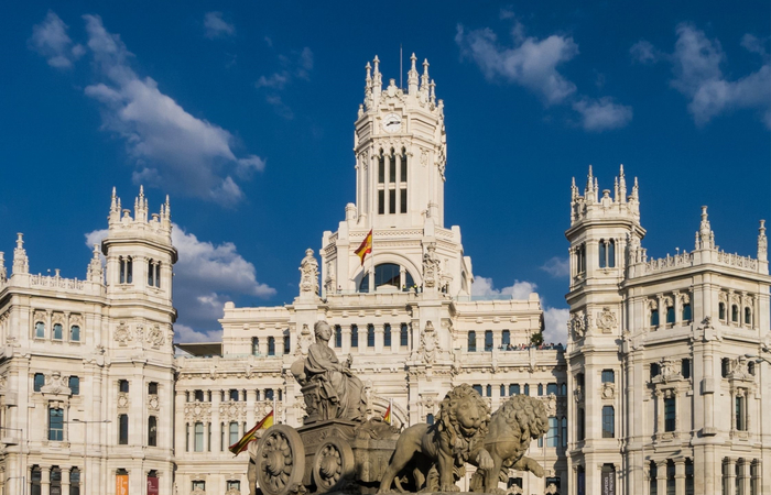 fuente de la cibeles en madrid vacaciones por españa: madrid