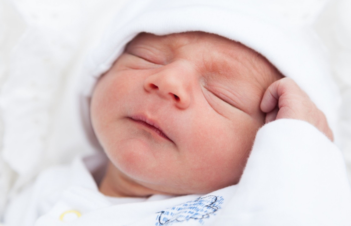 recién nacido durmiendo Nombres vascos de niño: bebé durmiendo