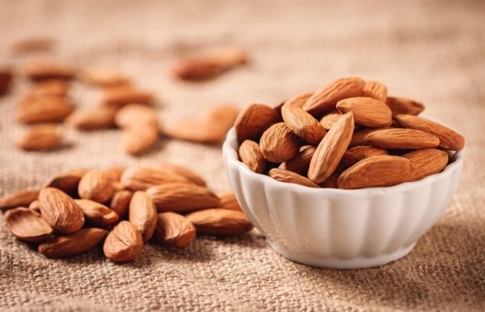 Fortalecer los huesos: a las embarazadas se les recomienda consumir almendras Fortalecer los huesos: almendras