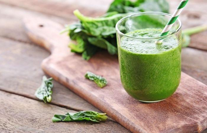 Fortalecer los huesos: las espinacas favorecen la salud ósea Fortalecer los huesos zumos