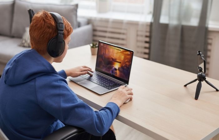 adolescente streamer