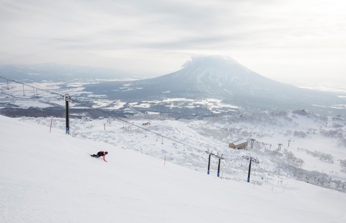 Ubicada en la segunda isla más grande de Japón, la estación de Niseko es una opción muy recomendable mejores pistas de esquí del mundo: Niseko, Japón