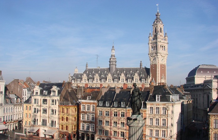 Lille es una ciudad de Francia bastante desconocida para el turismo, pero con mucho que ofrecer Grand Place, Lille