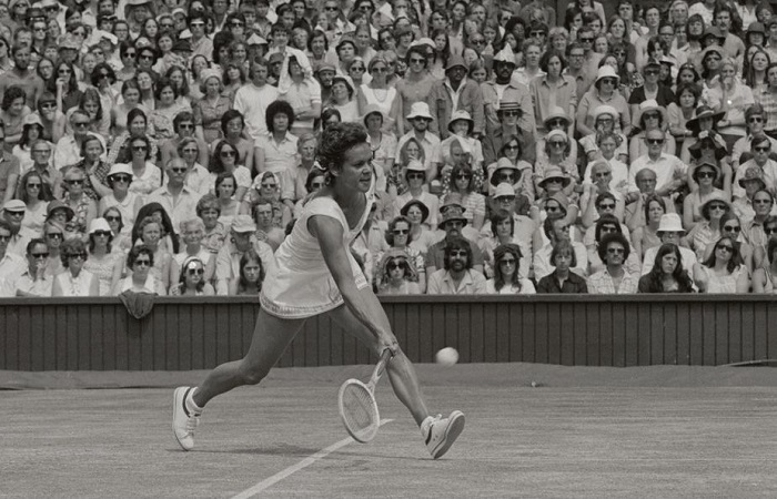 Margaret Court está considerada como la mejor tenista de la historia Margaret Court, entre las mejores tenistas de la historia, en la pista