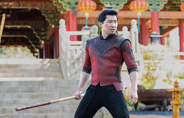 fotograma película shang chi y la leyenda de los diez anillos escena de shang chi y la leyenda de los diez anillos