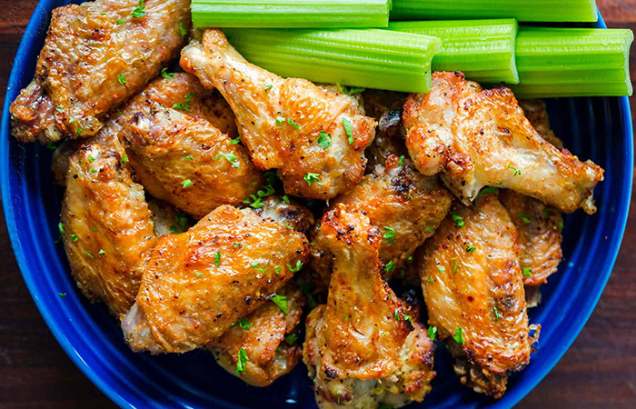 Receta de alitas de pollo crujientes recetas saladas con freidora de aire: Alitas de pollo crujientes