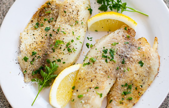 Pescado blanco al limón, una de las recetas saladas con freidora de aire recetas saladas con freidora de aire: pescado blanco al limón