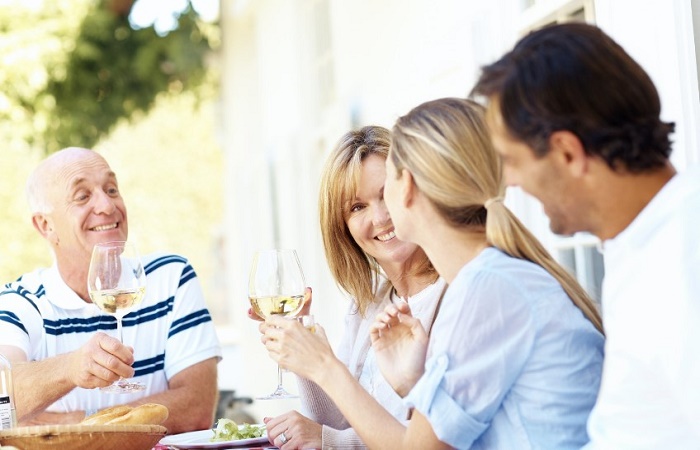 La relación con los suegros puede ser conflictiva Reunión con los suegros