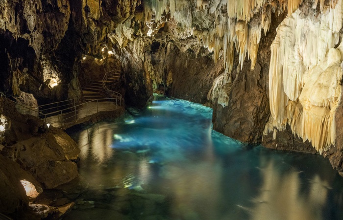 La Gruta de las Maravillas está considerada como una de las más bonitas Joyas de cada una de las provincias del sur e islas: Gruta de las Maravillas, Huelva